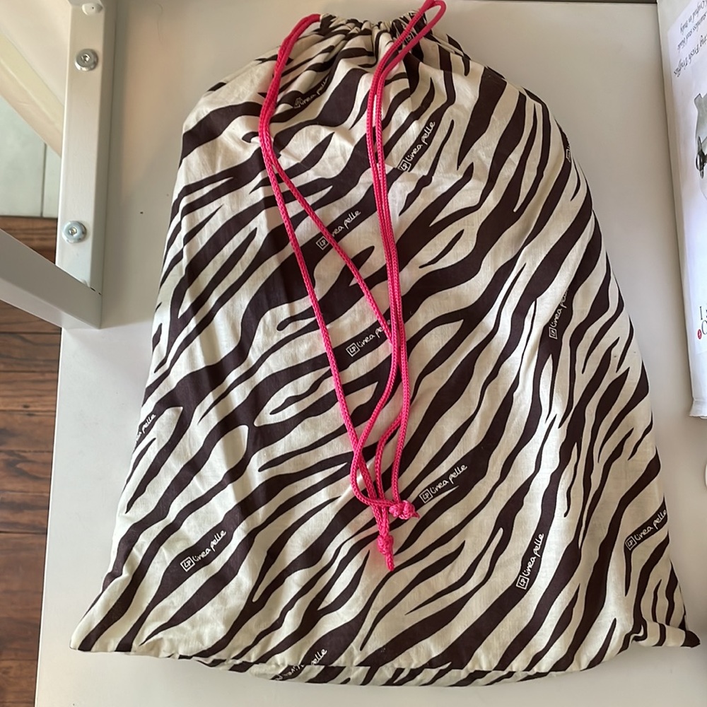 Linea Pelle Alyssa Collection Clutch! - Picture 15 of 15